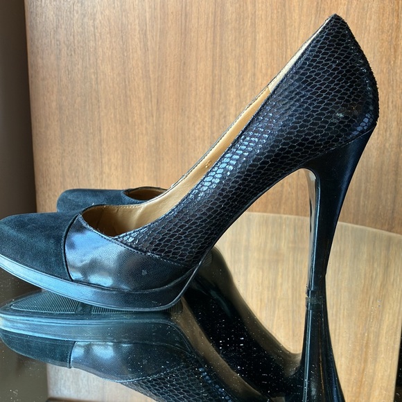 Nine West closed toe heel - Picture 3 of 8